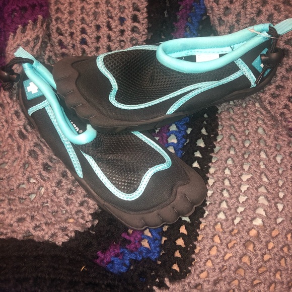 Water Shoes - Picture 2 of 4